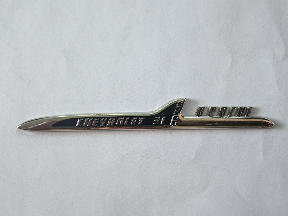 Chevrolet Apache 31 fender emblem magnet- 80