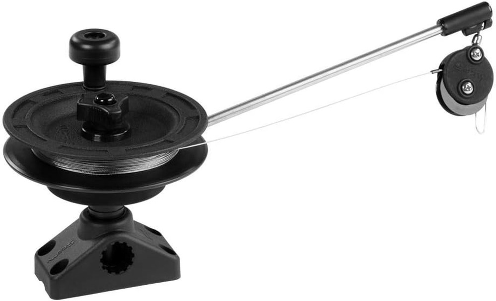 #1073DP Laketroller Manual Downrigger, Post Mount, Display Packed Black, Small