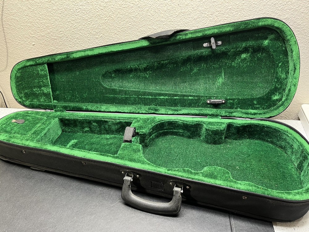 Corelli Model No. TCV-50 Violin w/ Bow & Carrying Case