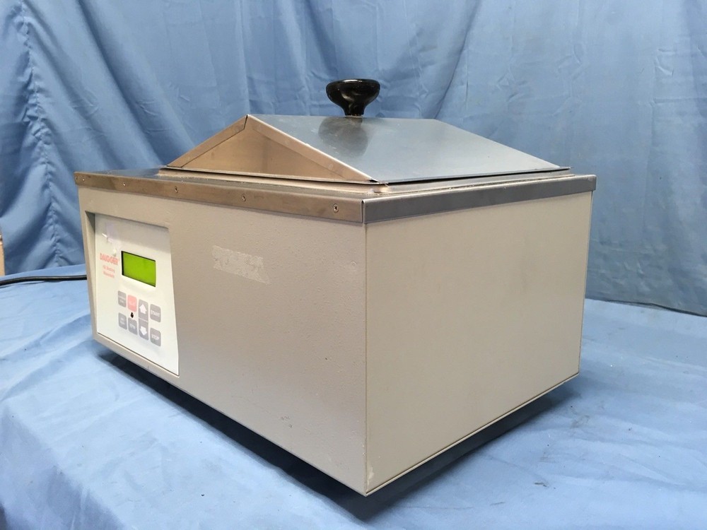 Daigger SHWB-10 LCD Digital 10-Liter Shaking Water Bath TESTED