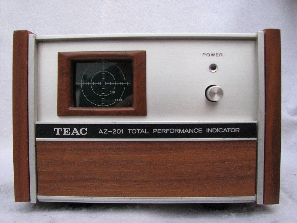 Teac AZ-201 total peformance indicator