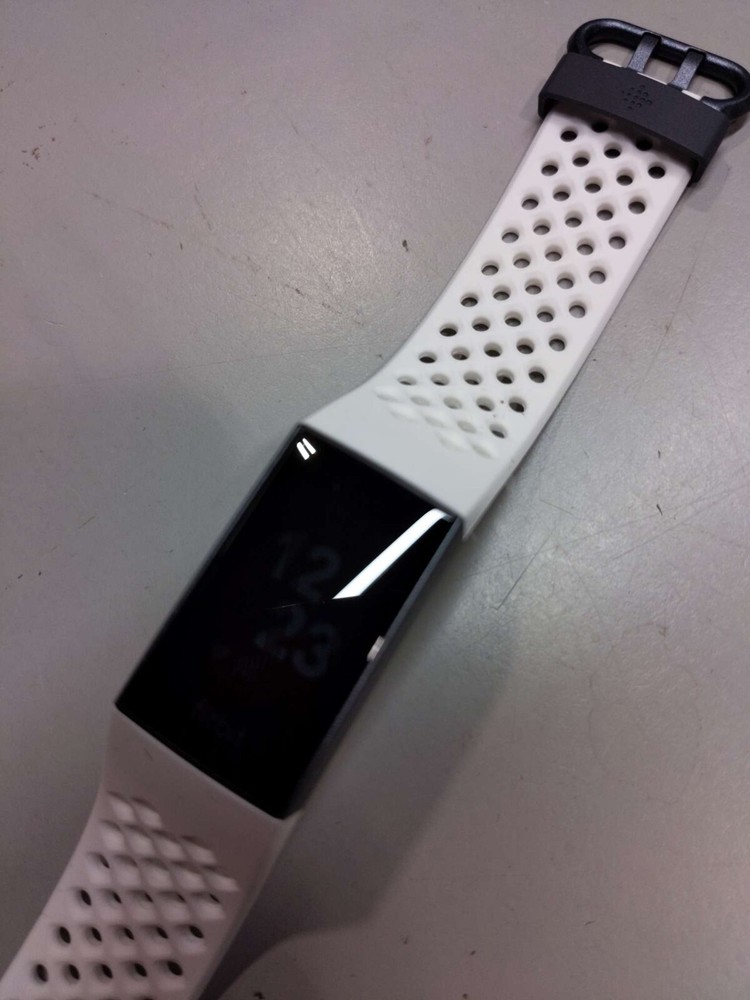 Fitbit charge 3 special edition- White--GOOD