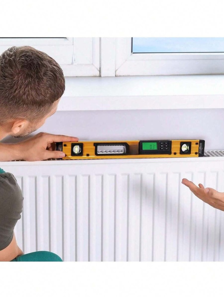 Torpedo level,24-level,featuring anLED-backlit display andbuilt-ingravity sensor