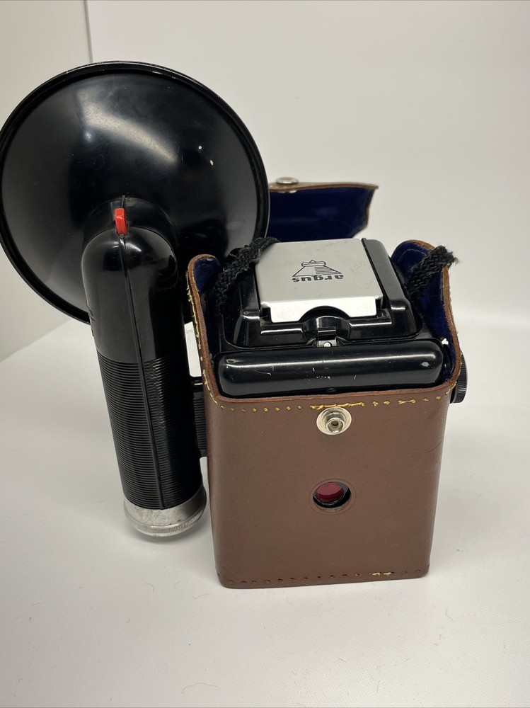 Vintage Argus Argoflex Seventy-five Camera Flash & Leather Case Untested