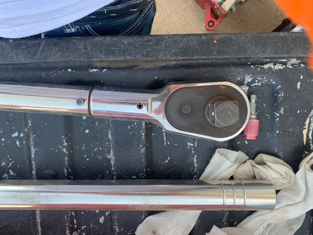1" torque wrench with breaker bar