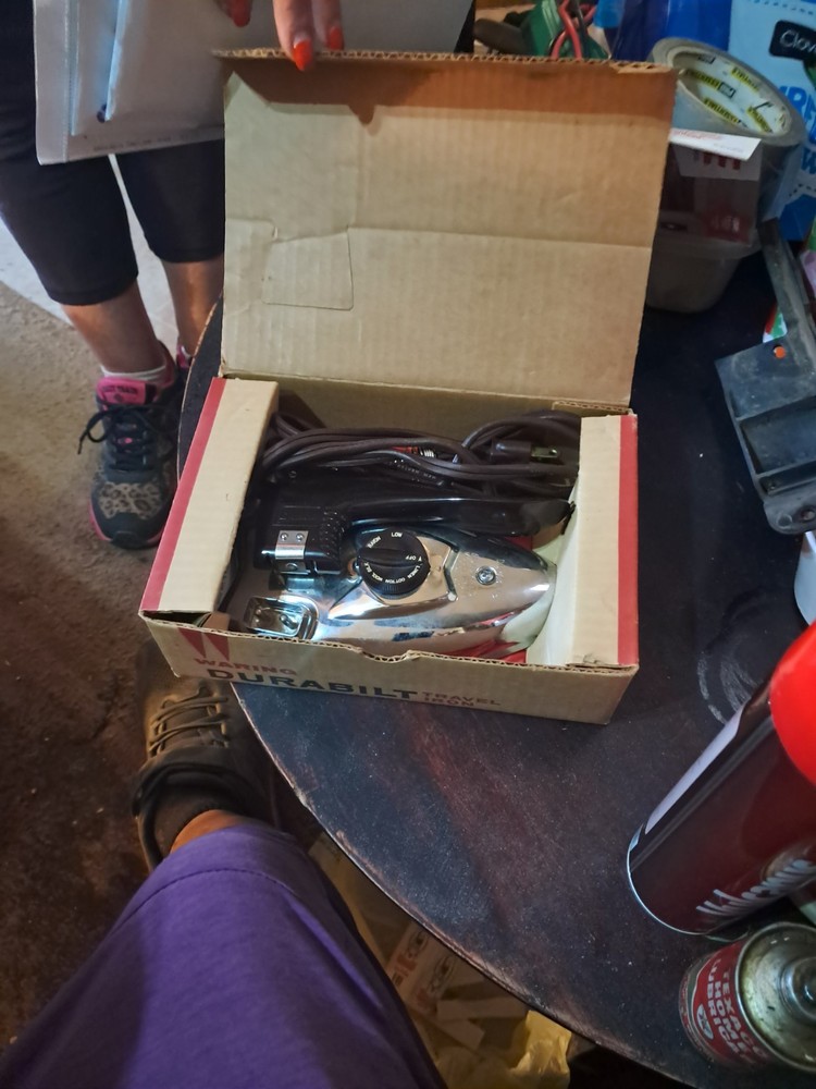 Pre-owned Never Used Traveling Iron 195-B