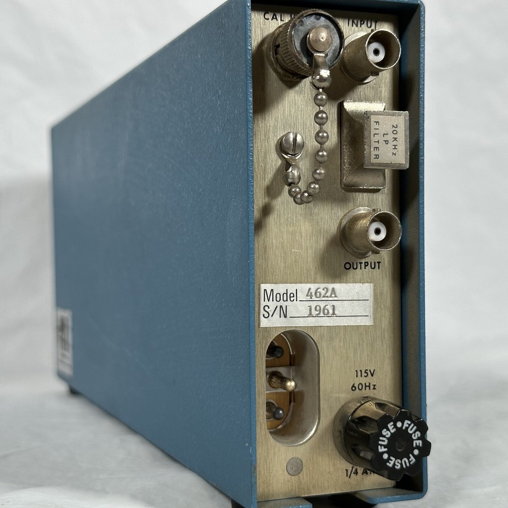 PCB Piezotronics Shear 462A Accelerometer Charge Amplifier