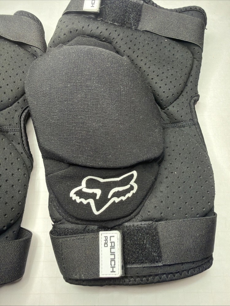 Fox Racing Launch Pro D3O MTB Knee Guards (Small/Medium) (CLEAN, GOOD CONDITION)