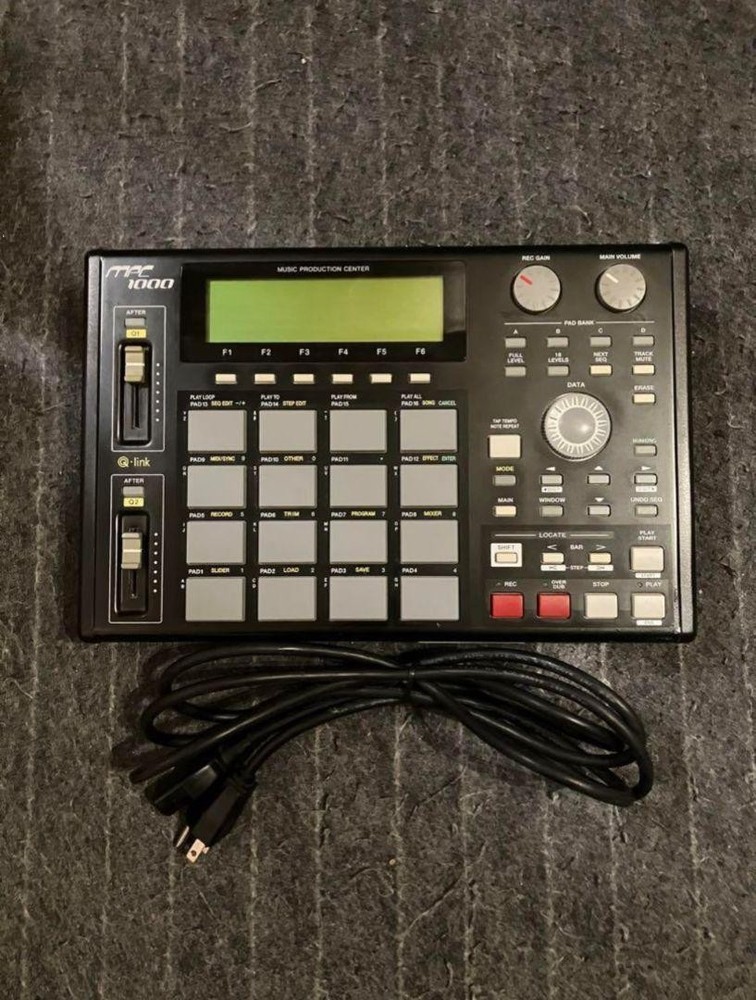 Akai MPC1000 BK Sampling Machine Sampler Music Black tested