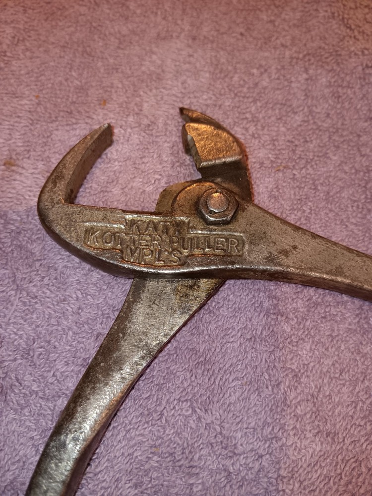 Vintage Katy Kotter PIn Puller MPLS