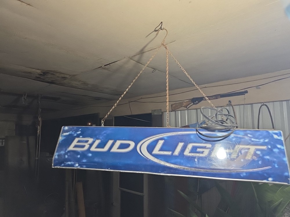 budlight pool table signs