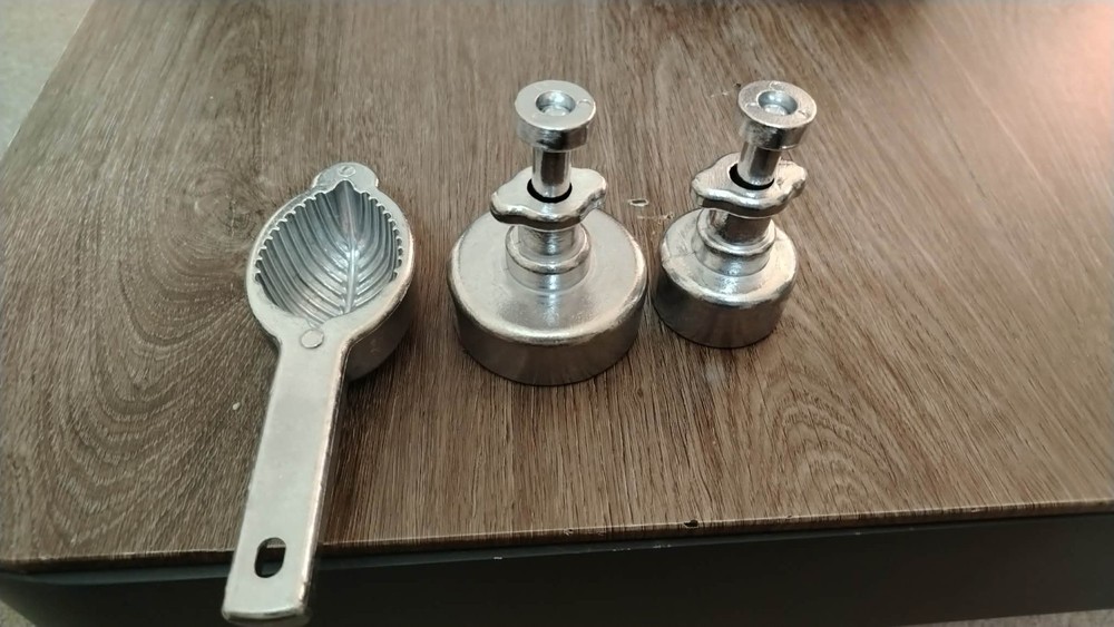 3 Pcs : Bread & pastry mold Eid maamoul كبس قالب -مكبس قالب قراص العيد معمول