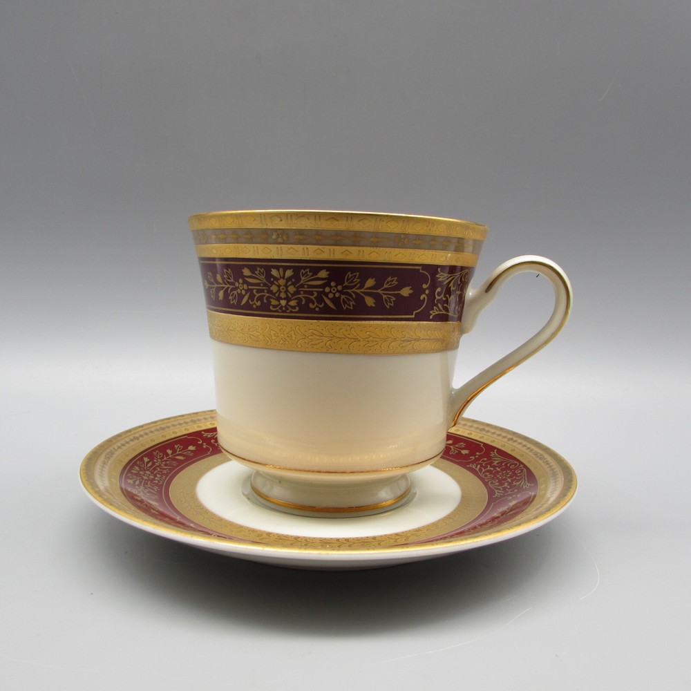 Mikasa Fine China Dynasty - Red 5pc Place Setting