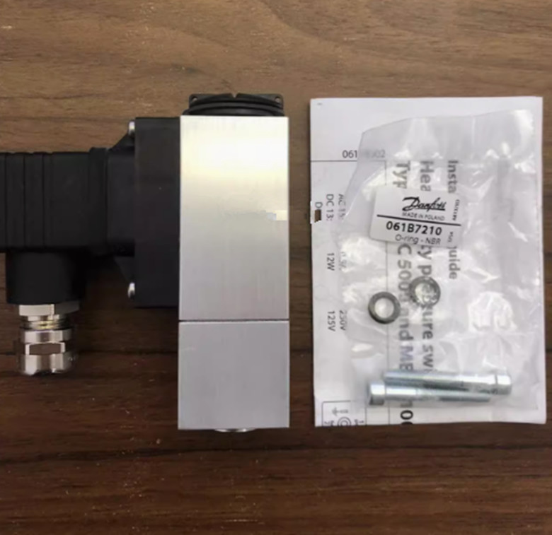 Danfoss MBC5100 061B000666 sensor