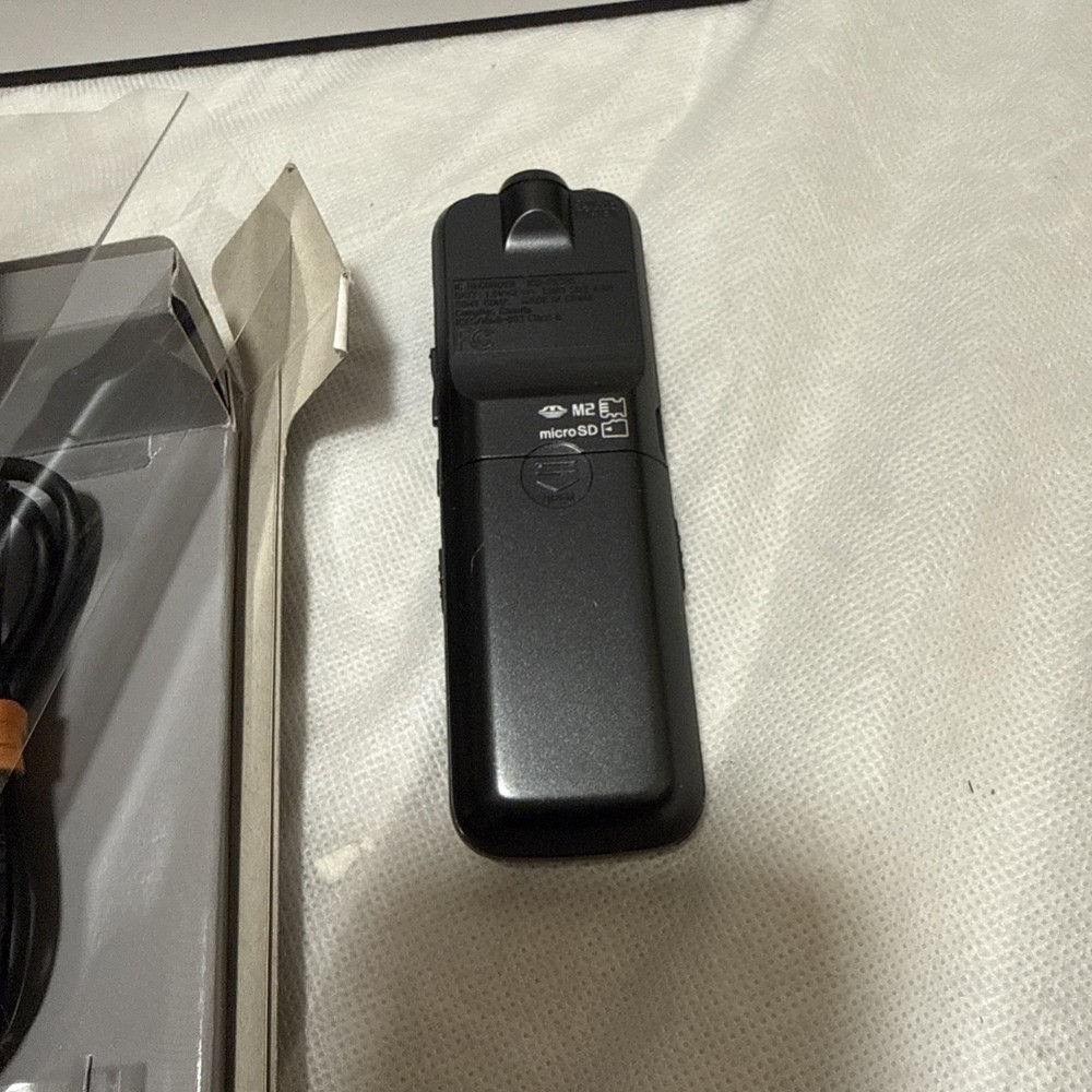 Sony Digital Voice Recorder ICD-PX333 ~ open box