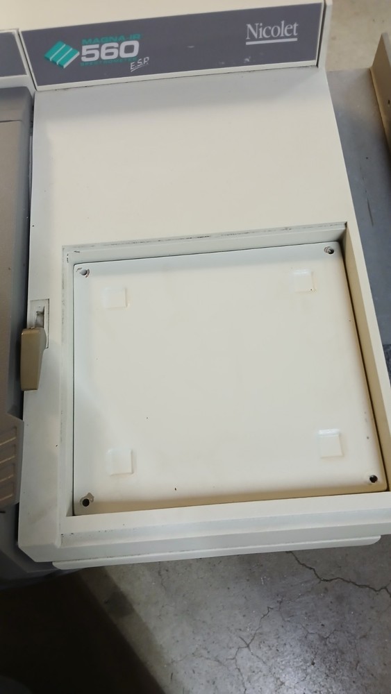 Nicolet Magna 560 IR Spectrometer *OFFERS WELCOME* *POWERS ON* *UNTESTED*