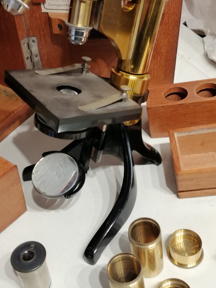 ANTIQUE BRASS MICROSCOPE LEITZ WETZLAR