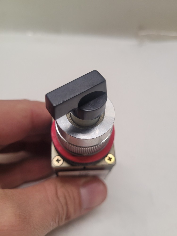 Allen Bradley 800MR-JH2BLA Selector Switch
