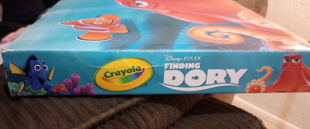 Crayola Disney Finding Dory Creativity Kit