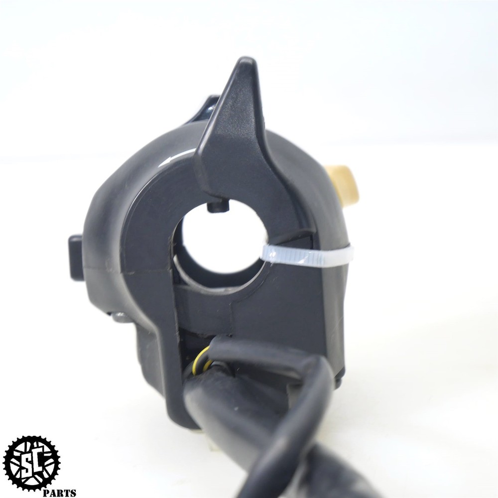 2004-2007 SUZUKI HAYABUSA LEFT CONTROL OEM SWITCH