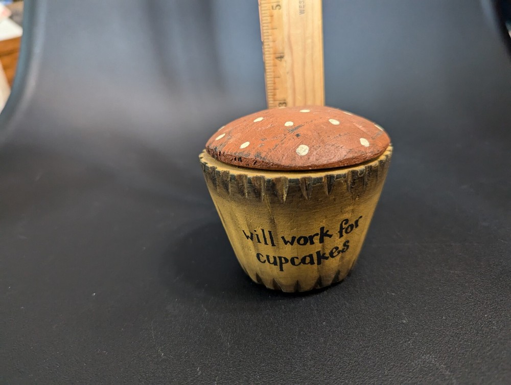 Wooden cupcake decoration - will work for cupcakes