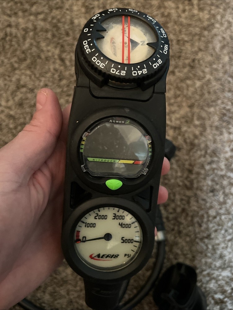 SCUBAPRO MK16 / S550 REGULATOR WITH AERIS DIVE COMPUTER & COMPASS - UNTESTED