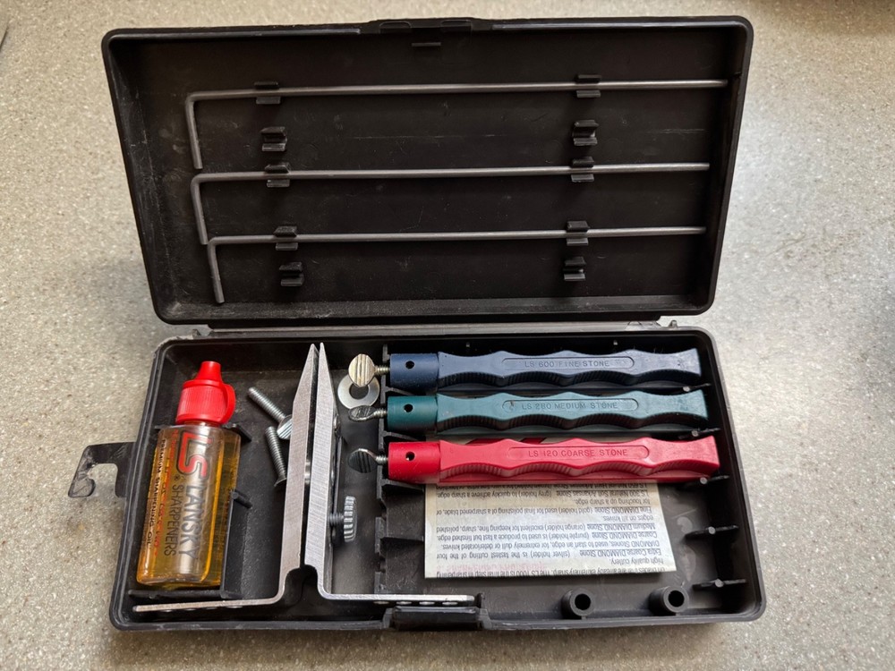 Lansky Deluxe 3-Stone Controlled-Angle Sharpening Kit: complete