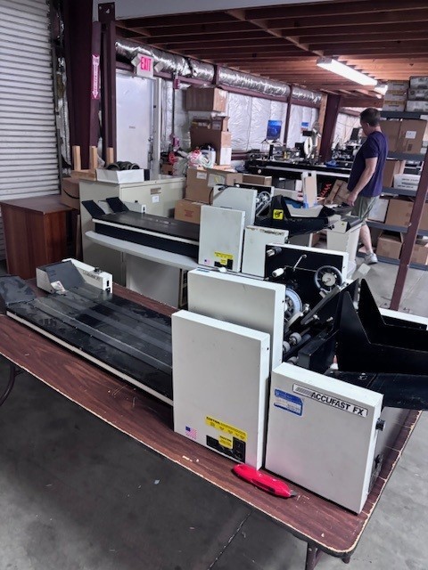 Accufast KT2 tabber with Feeder and Conveyor