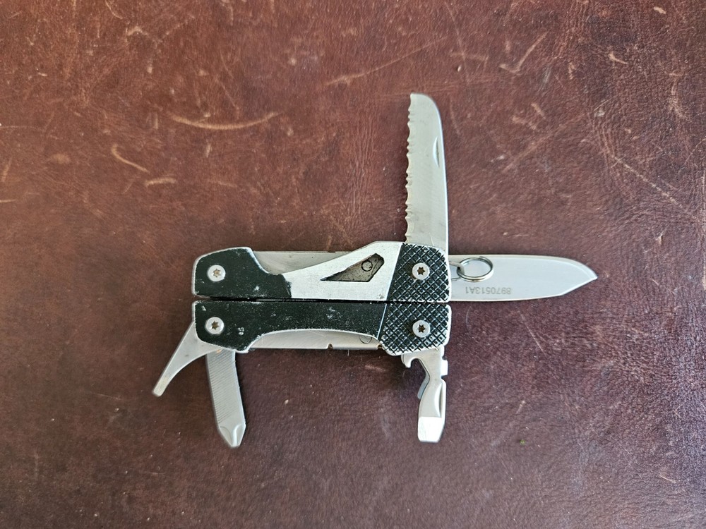 One Gerber Vise / Splice Keychain multitool TSA