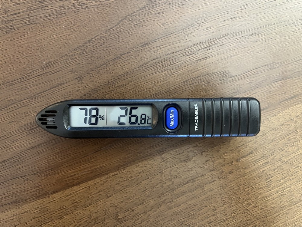 Traceable Pen-Style Thermohygrometer  98766-54