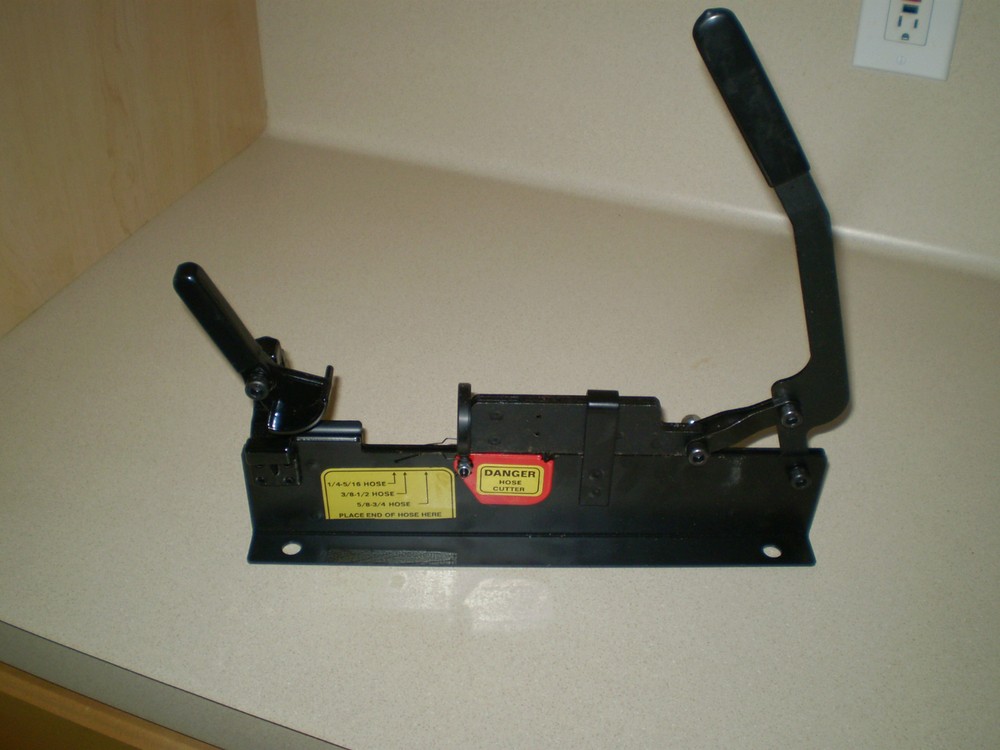 Push Lock/ Push On-Hose assembly tool and hose cutter