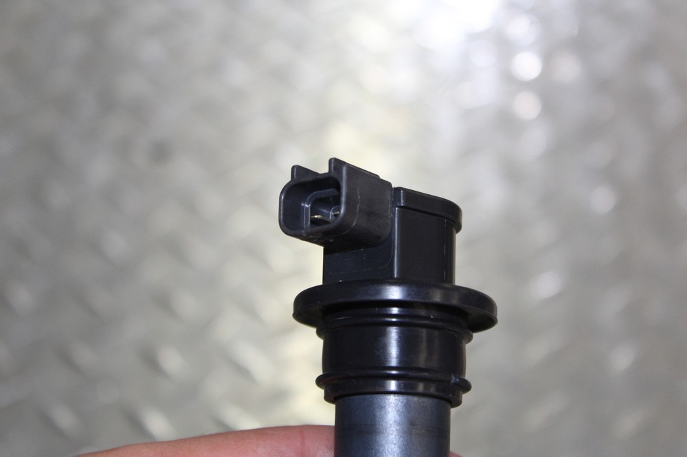 2011 TRIUMPH SPEED TRIPLE IGNITION COIL SPARK PLUG CAP