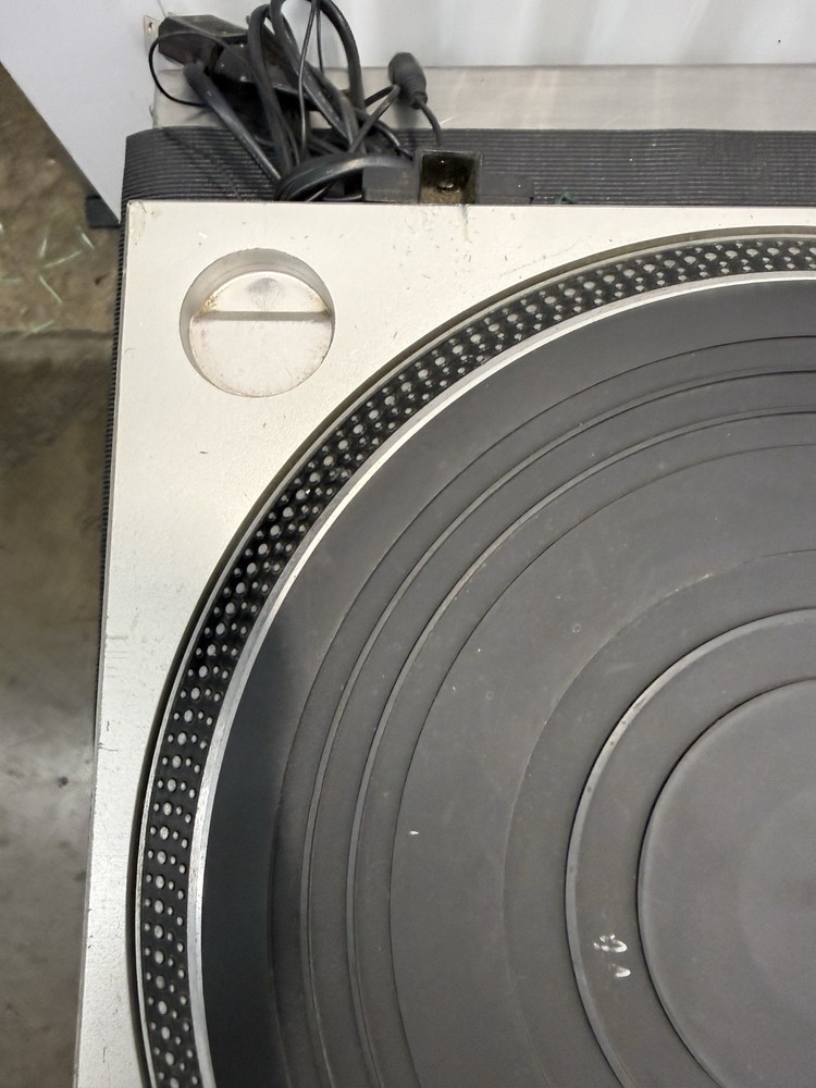 Technics SL-1200MK2 Direct Drive Turntable System, Silver