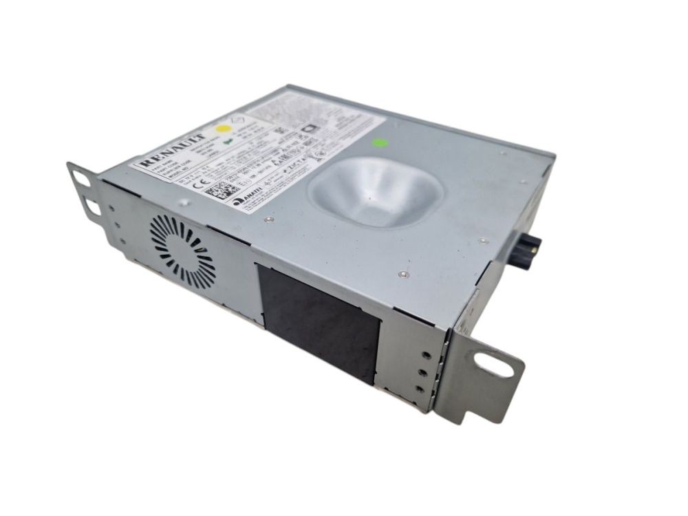 Combined Radio/Navigation System *CODE Not Present! Suitable for Renault