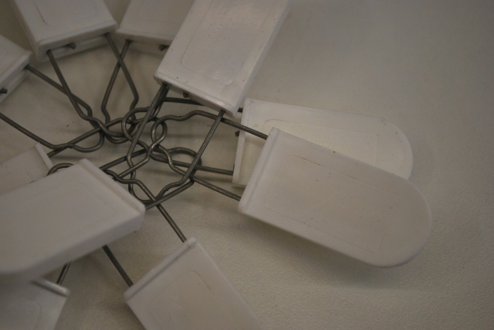 10 WHITE SECURITY PLASTIC PADLOCK SEAL S HASP STEEL WIRE