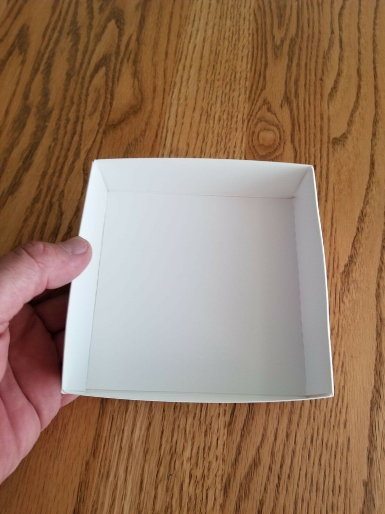 FB-6 Fold up boxes 100 count White 5 1/8" X 5 1/8"