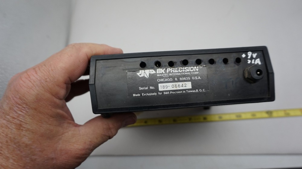 BK PRECISION 1803 B FREQUENCY COUNTER powers up no testing done