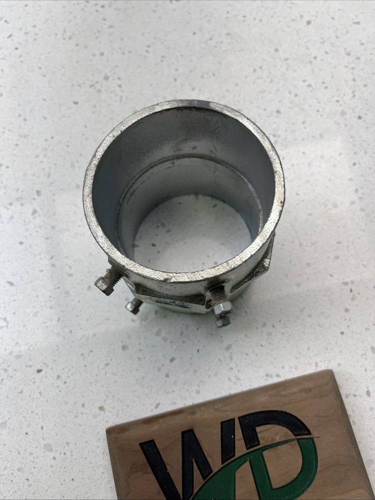 Thomas & Betts 3” Conduit Non Threaded Liquid Tight Coupling