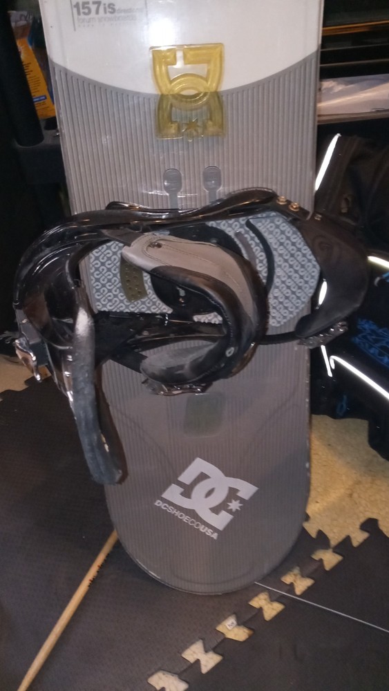 DC Snowboard with bindings