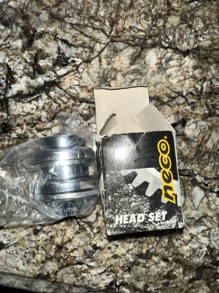 Neeco Steel Threaded Headset