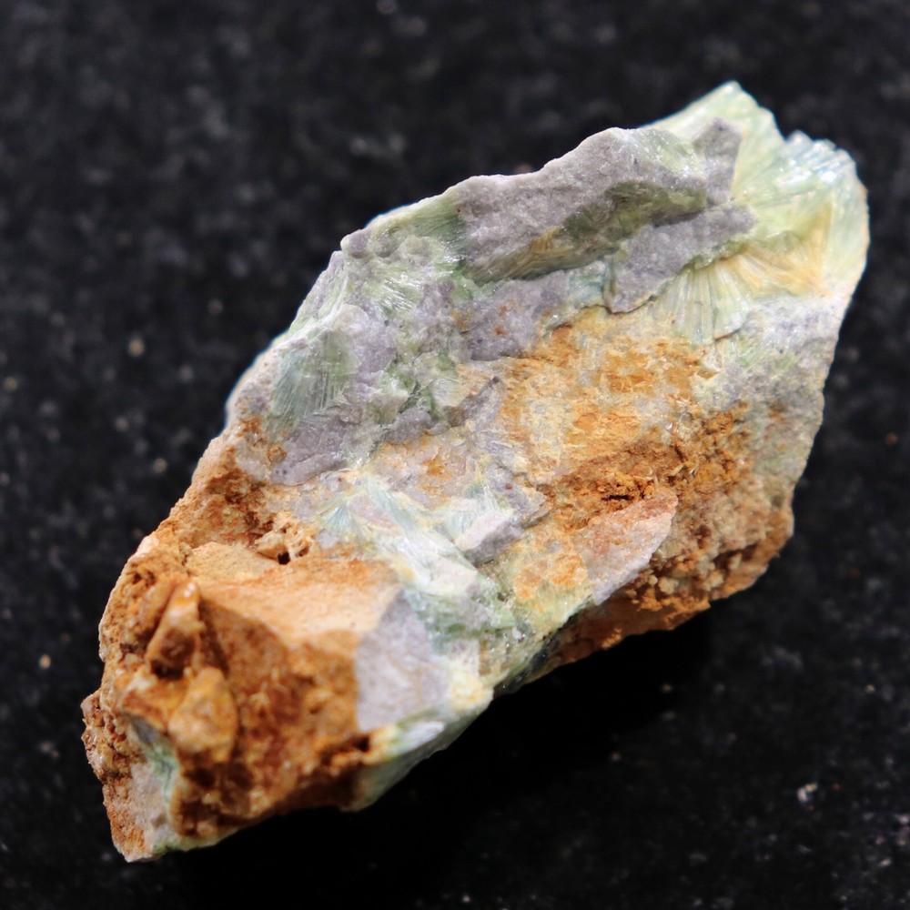 Fluorescent Mineral Specimen: Wavellite from Arkansas (MSC53)