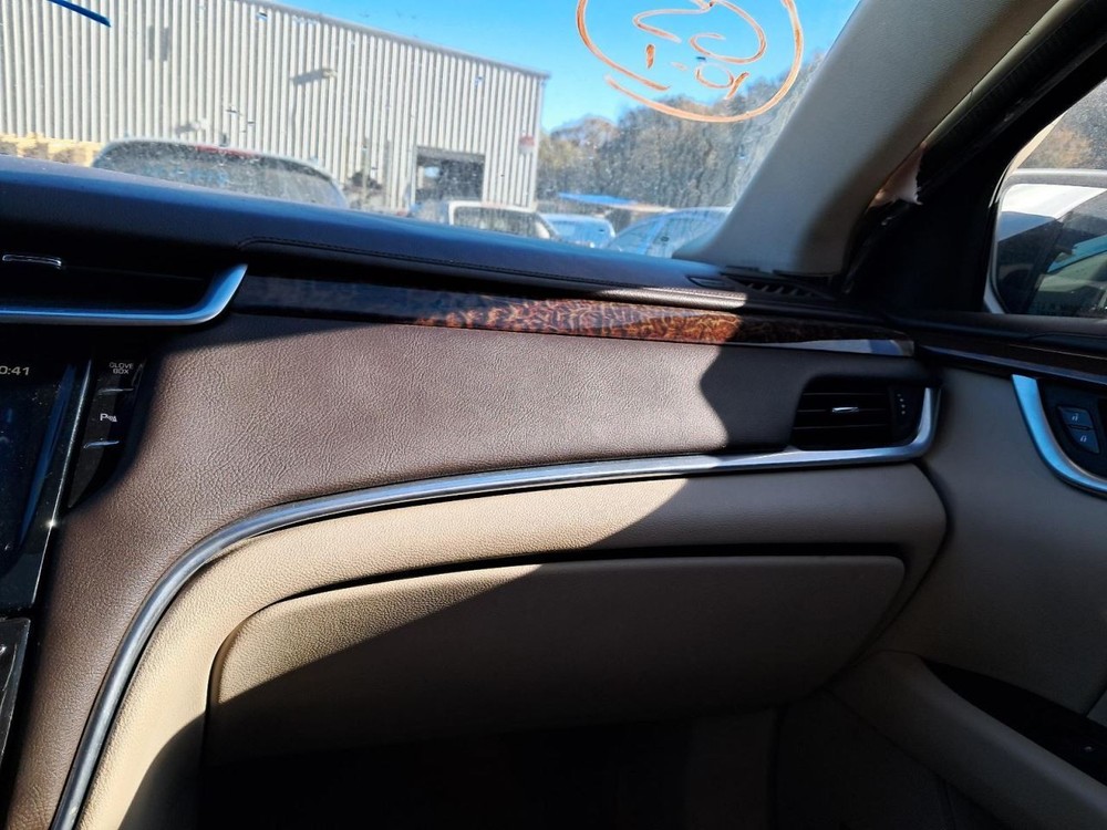 XTS       2013 Glove Box 4866356