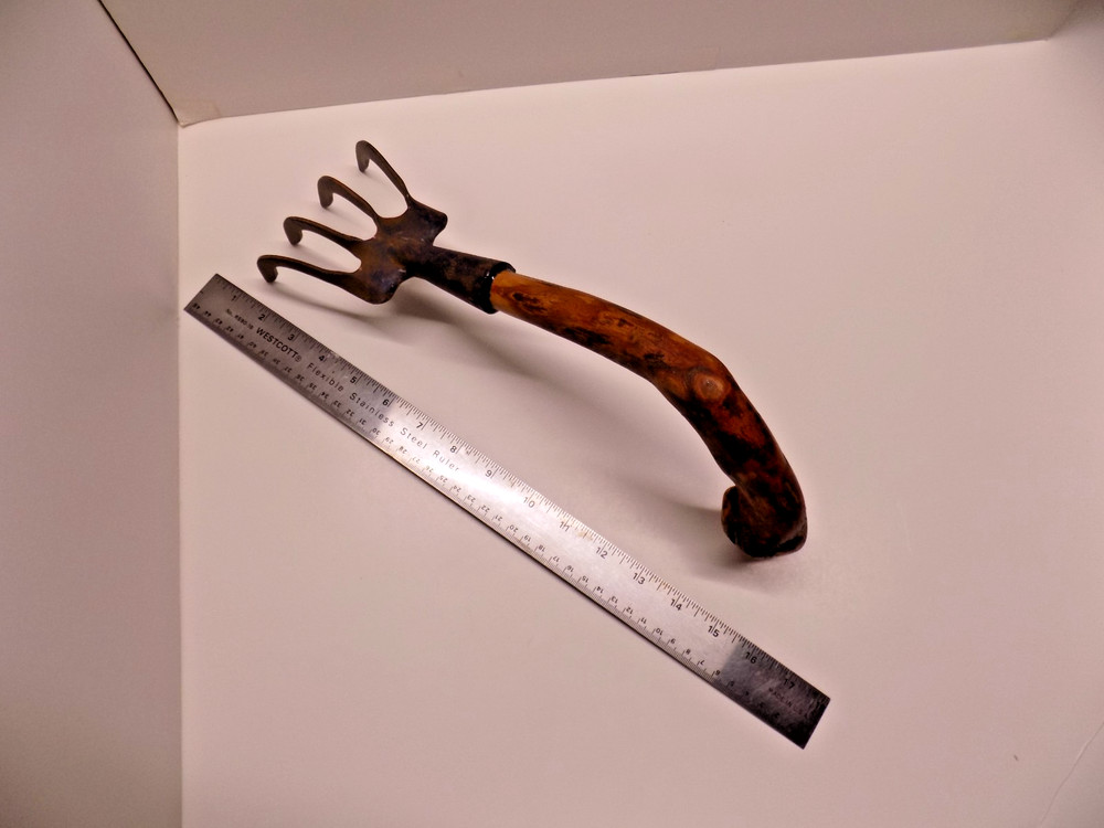 Vintage Custom Made Garden Claw