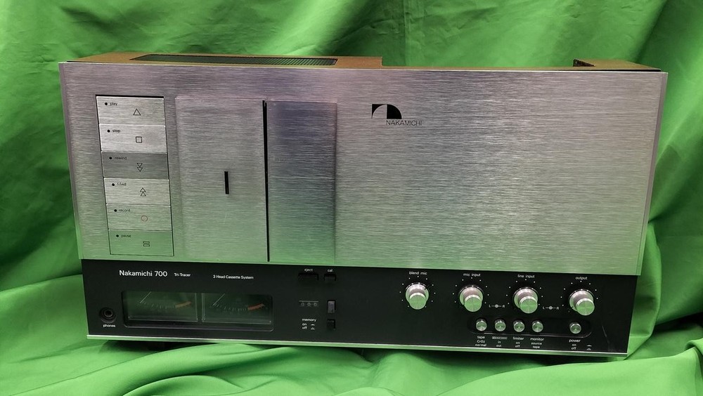 NAKAMICHI 700 cassette deck