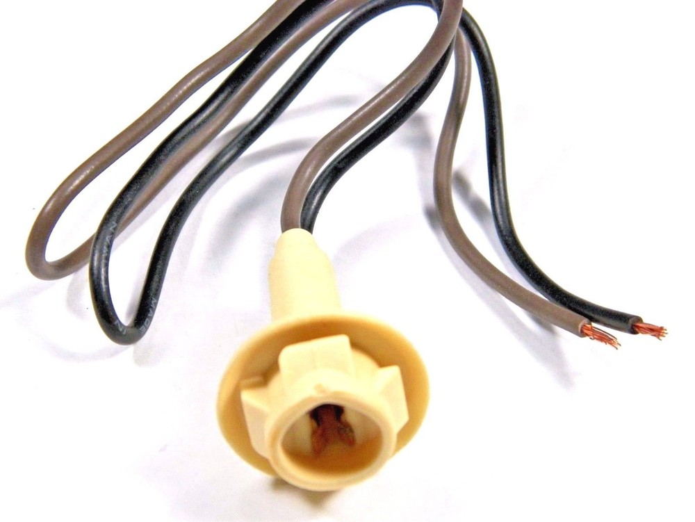#194 Bulb Socket For 68-90 GM Side Marker Socket #213BB