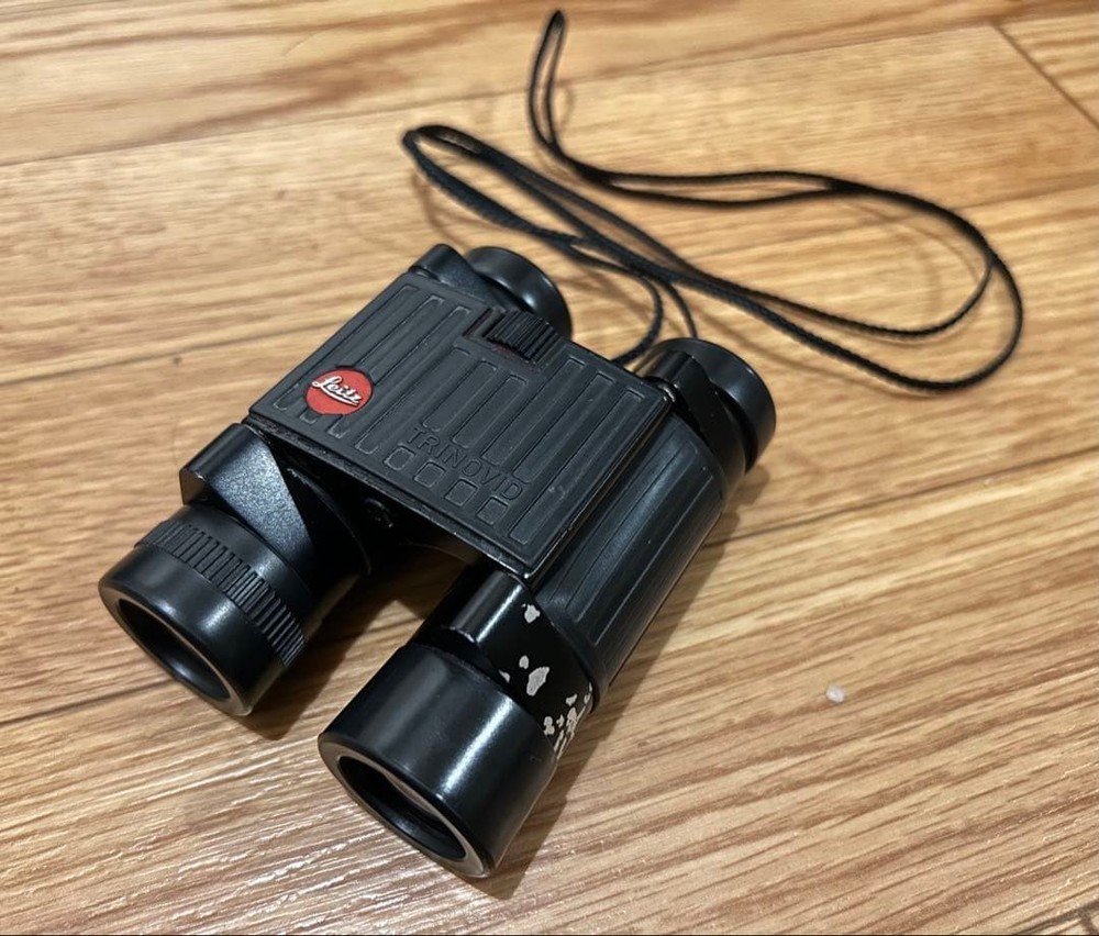 Leica TRINOVID Compact Binoculars Black with Strap