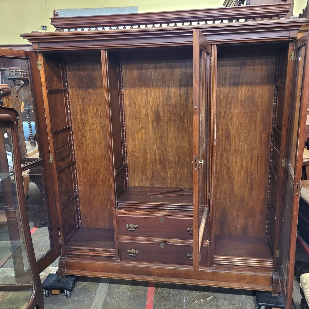 BOOKCASE CHERRY VICTORIAN 3 DOOR