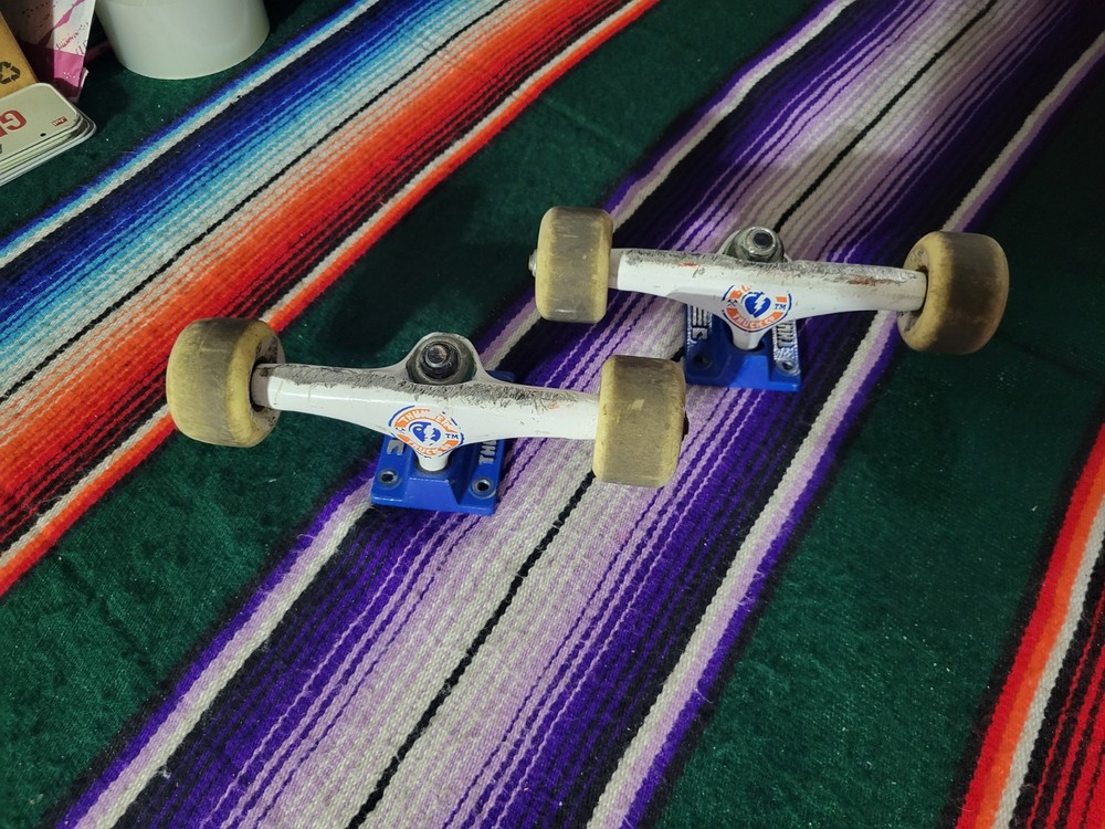 Thunder Trucks With Wheels And Bearings