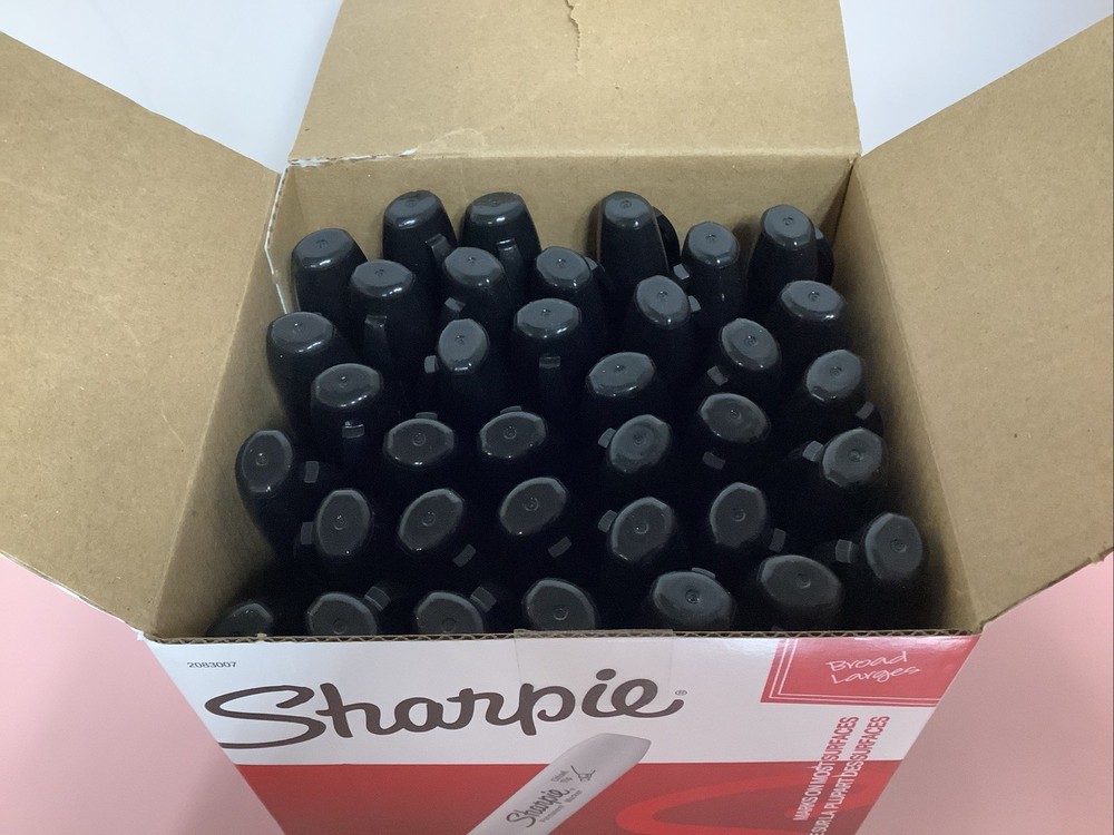 36 pack Sharpie Chisel Tip Permanent Markers Black