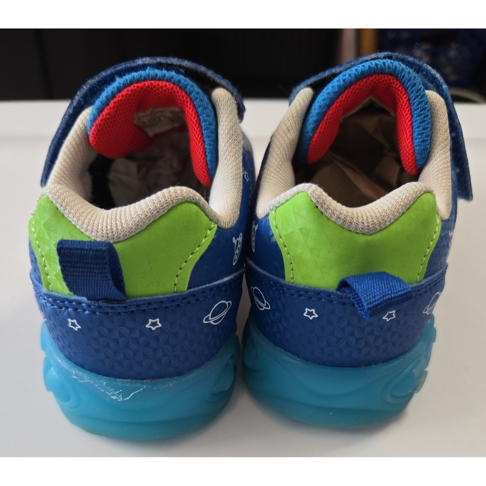 Cocomelon Boys Lightup Sneakers Size 8